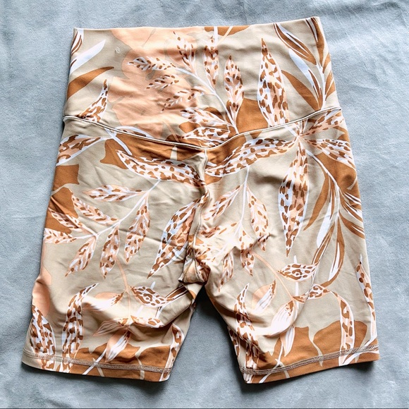 Aerie Offline Bike Shorts - Picture 4 of 4